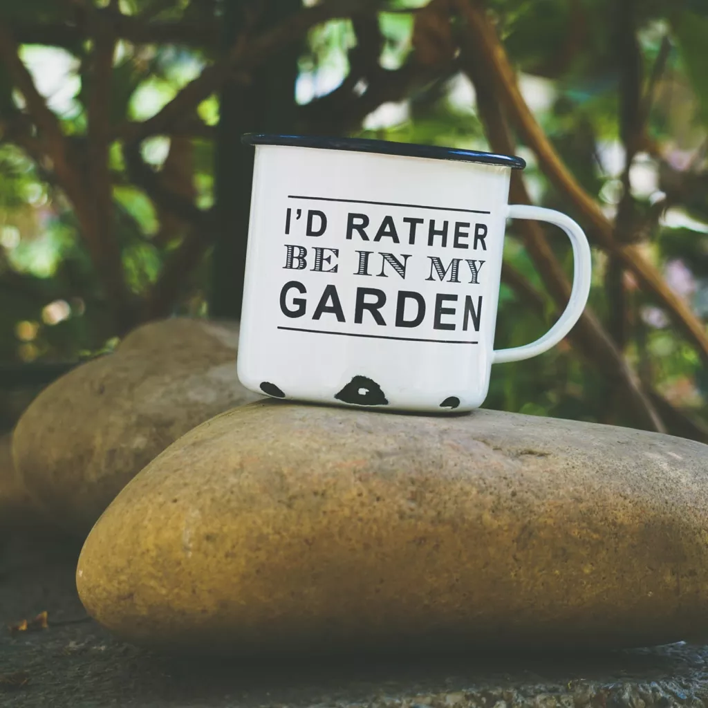 Coffee mug with the quote, "I'd rather be in my garden".