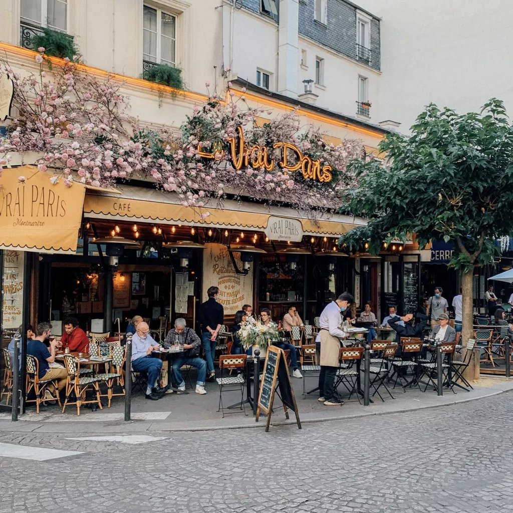 The exterior of a French restaurant.